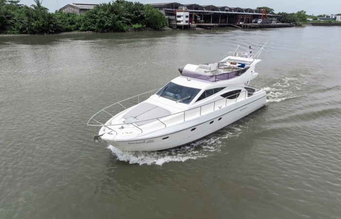 Ferretti Yachts 460